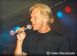 Carl Wayne on stage with The Hollies in 2002